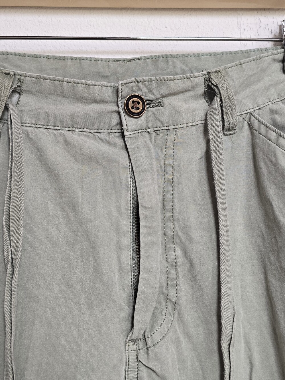 Pilcro Anthropologie Sage Green Cargo Utility Pants Women's Size 28 - Picture 8 of 17